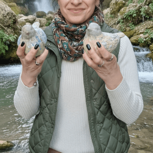 מעמד לנר בצורת יונה